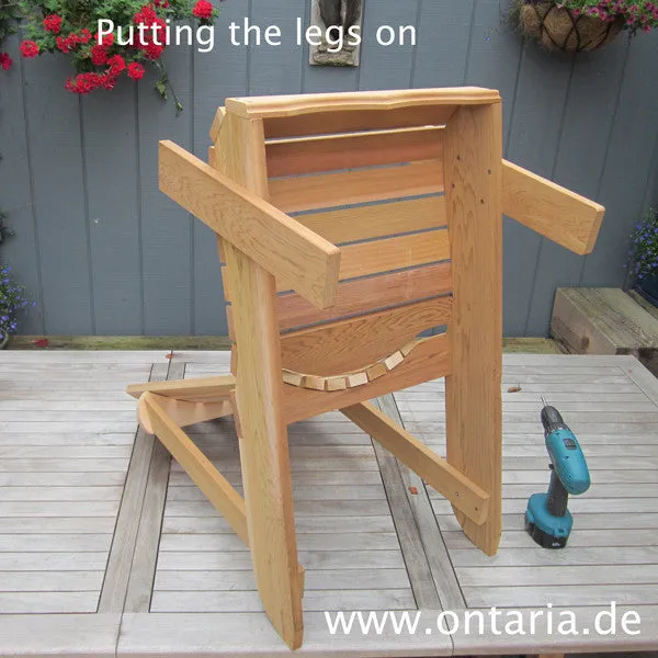 Aufbau-Service: 2xAdirondack - Original Bear Chairs, Schemel und Tisch - CHF 25 gespart!