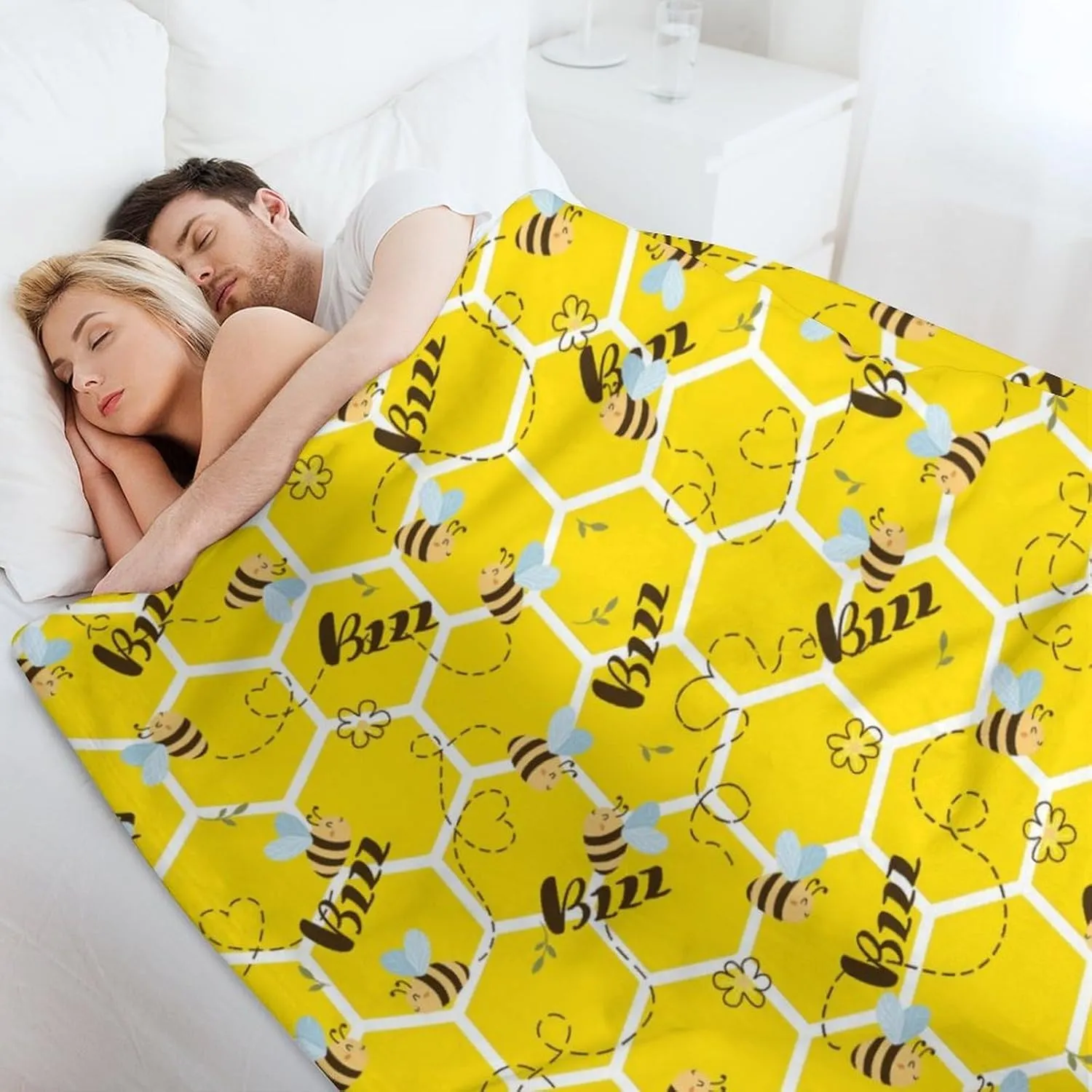 Bee Throw Blanket - Soft Flannel Blankets for Girls Boys Kids Bee Lovers - Warm Animal Throw Blankets for All Season Lap, Chair, Sofa - 50"x40"