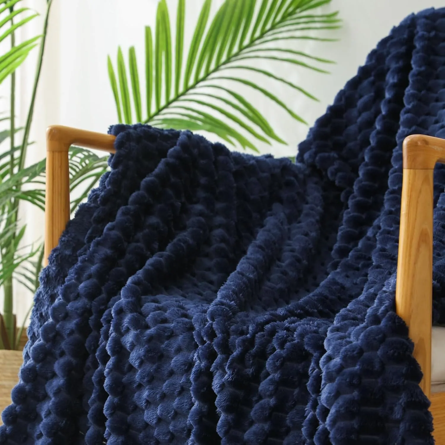 Exclusivo Mezcla Extra Large Soft Fleece Throw Blanket, 50x70 Inches Stylish Jacquard Throw Blanket for Couch, Fuzzy Cozy Lightweight for All Season, Navy Blue