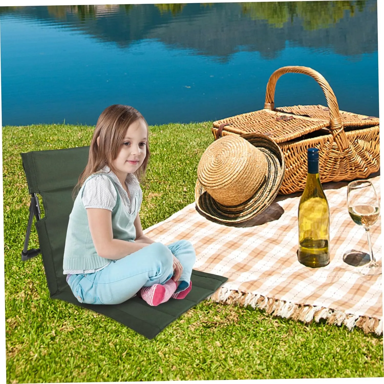 Folding Beach Chair Breathable Stable Portable Beach Chair with Sponge Filling & Mesh Pocket Lightweight Soft Sturdy Folding Floor for Fishing, Barbecues, Hiking (Olive Green)