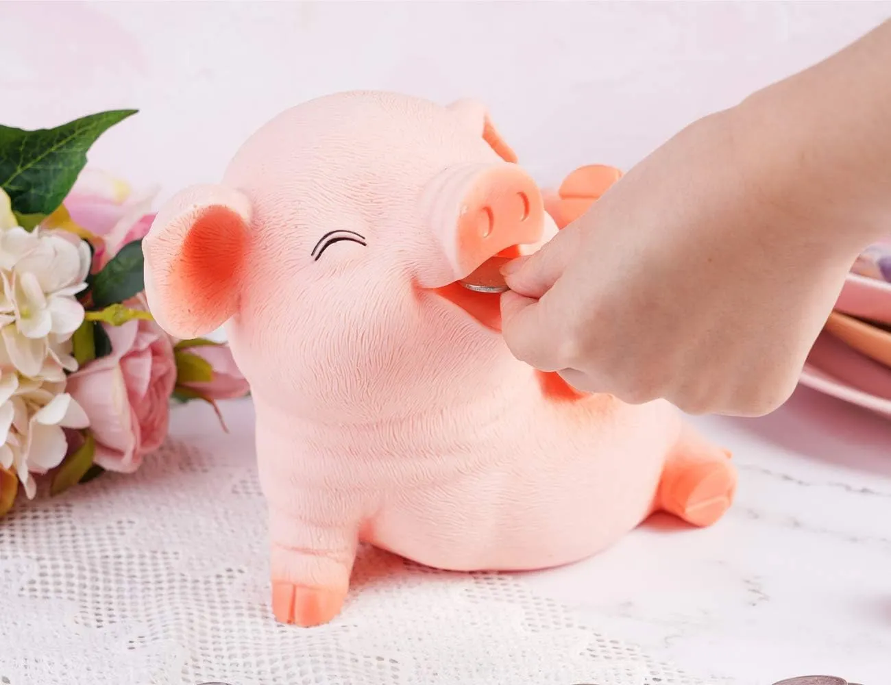 H&W New Squint Pig Coin Money Bank, Shatterproof Piggy Bank, Creative Money Bank, Can Store 1000 Coins, Best Bitrthday Gift, Squint Piggy (WK7-D22)