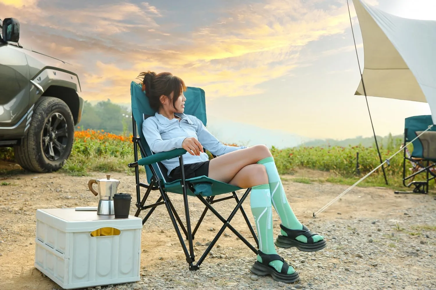 High Back Heavy Duty Folding Chair, Sturdy Steel Frame Outdoor Camping Chair, Portable Armrest Lawn Chair with Cup Holder, Load-Bearing Support 250LBS，Suitable for Outdoor (Blue)