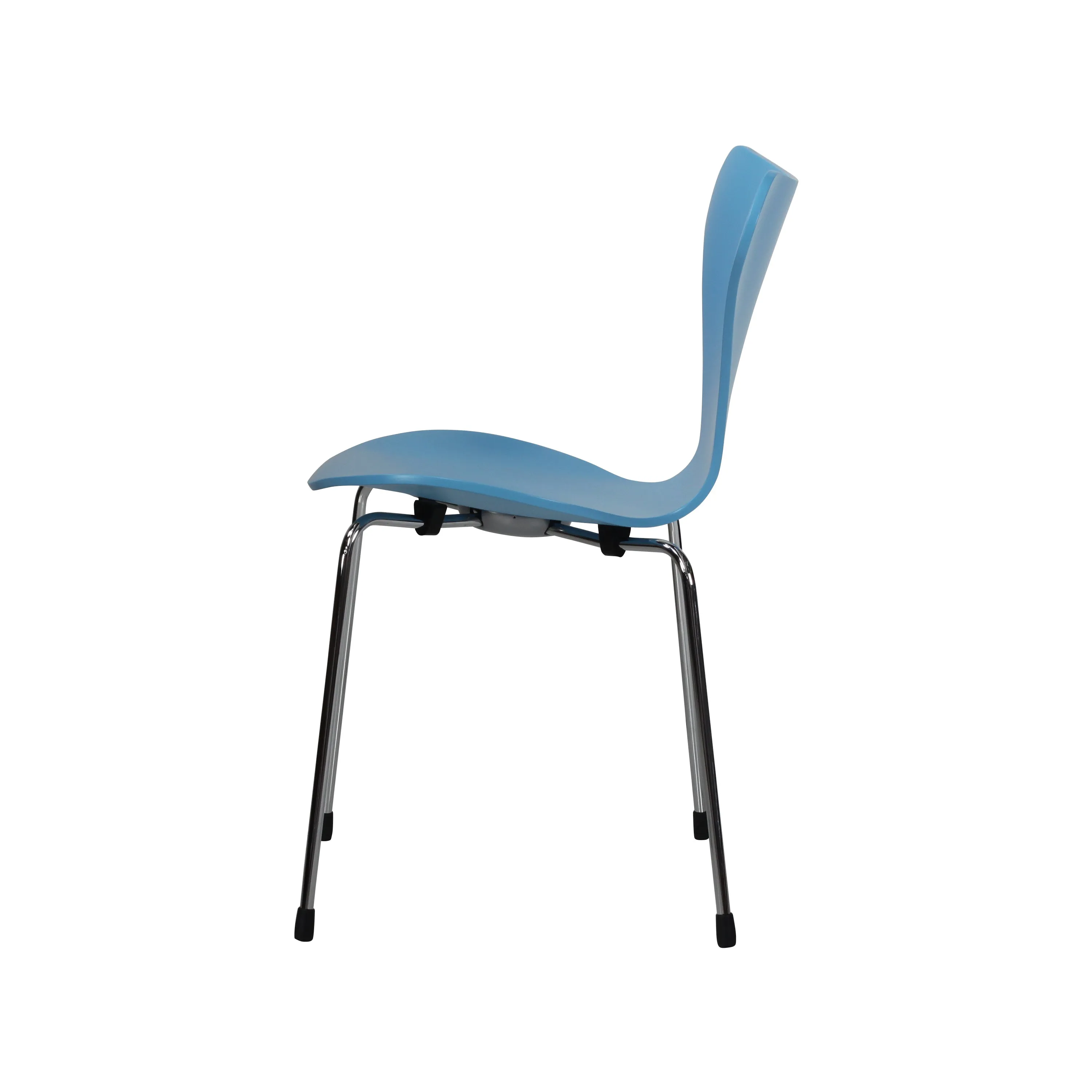 Jacobsen style stackable chair