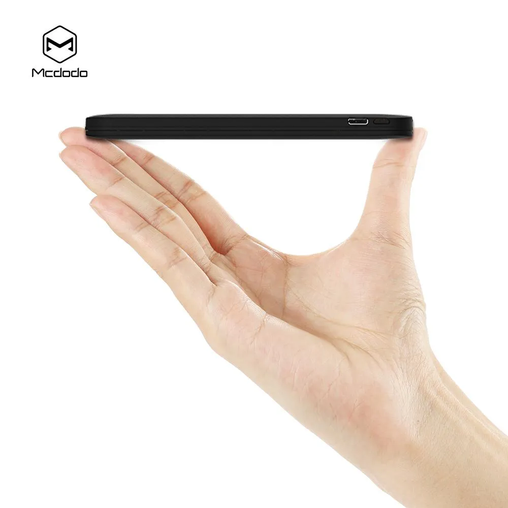 Mcdodo Carbon Fiber 10000mAh Power Bank, USB port with Micro USB cable