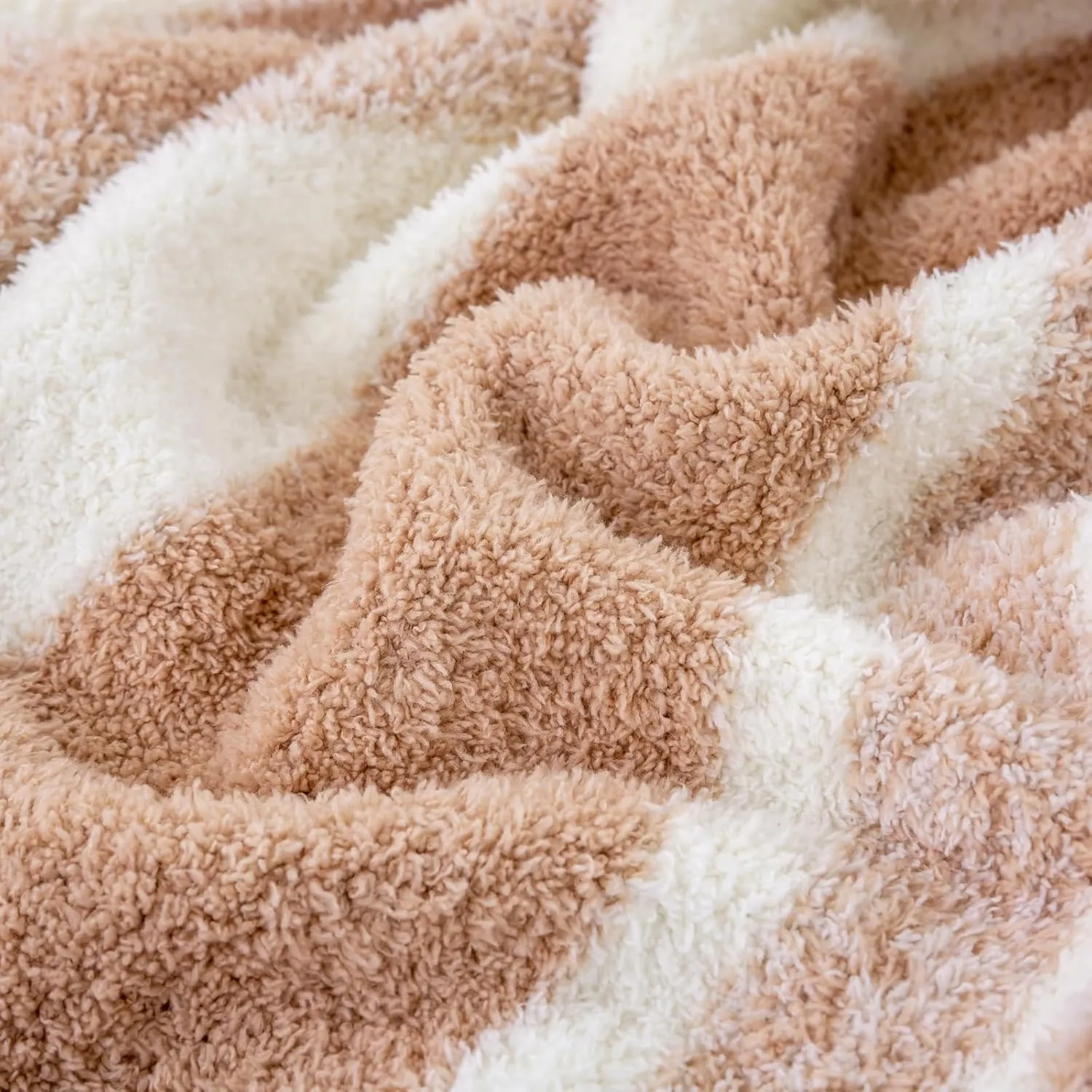 Mokoya Soft Dusty Pink Throw Blanket 50"x70", Lightweight Fluffy Throw Blanket for Couch, Dorm Room Essentials for Girls, Cute Cozy Blanket, Gifts for Teen Girls