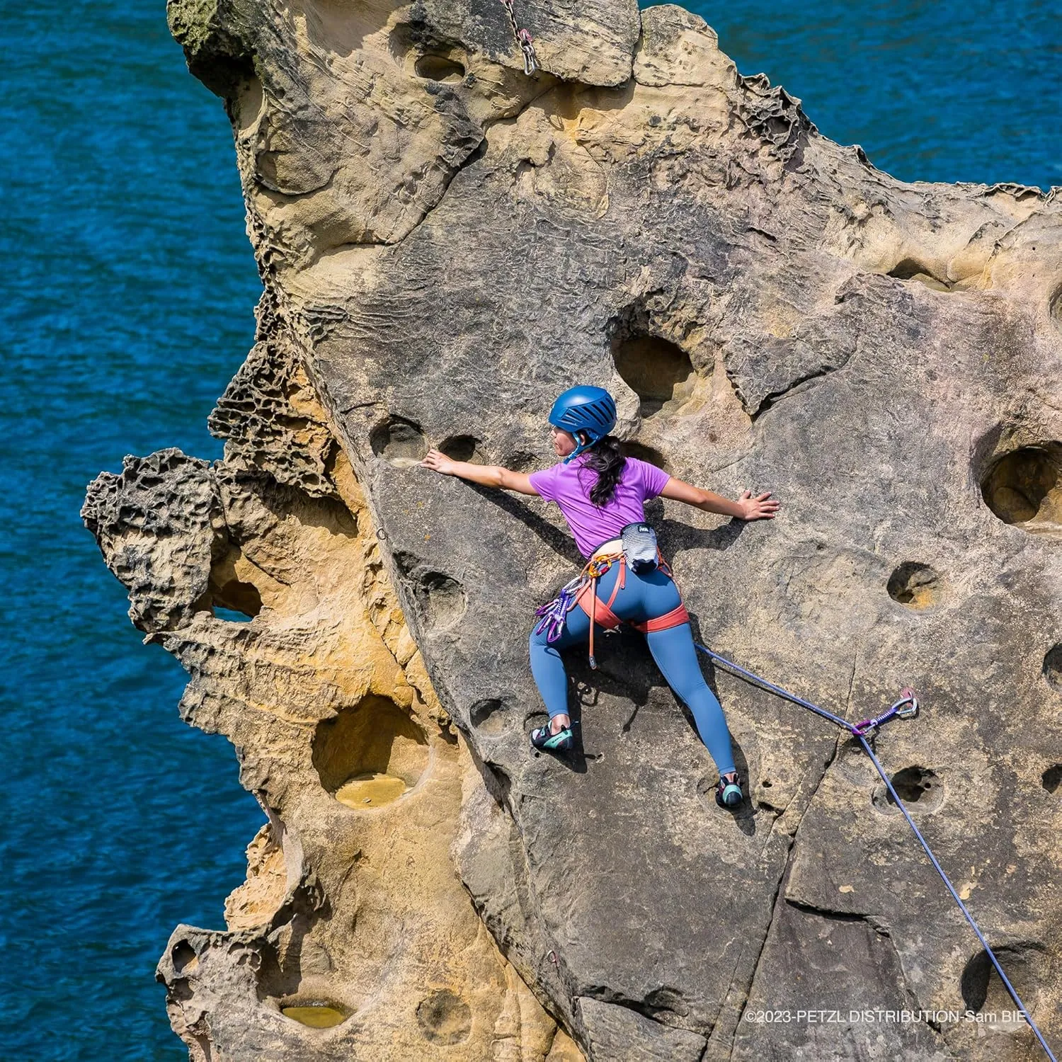 PETZL CORAX LT Women's Harness - Comfortable, Durable, and Versatile Rock Climbing Harness