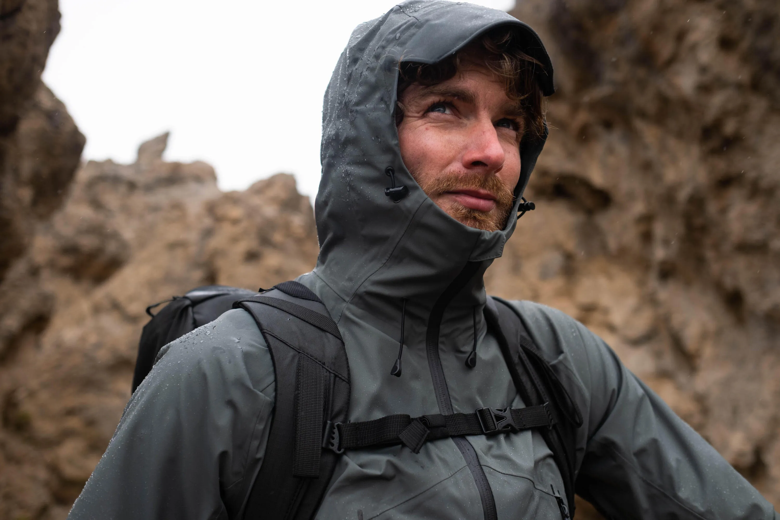 Quechua Men's Hiking Lightweight Waterproof Jacket MH500