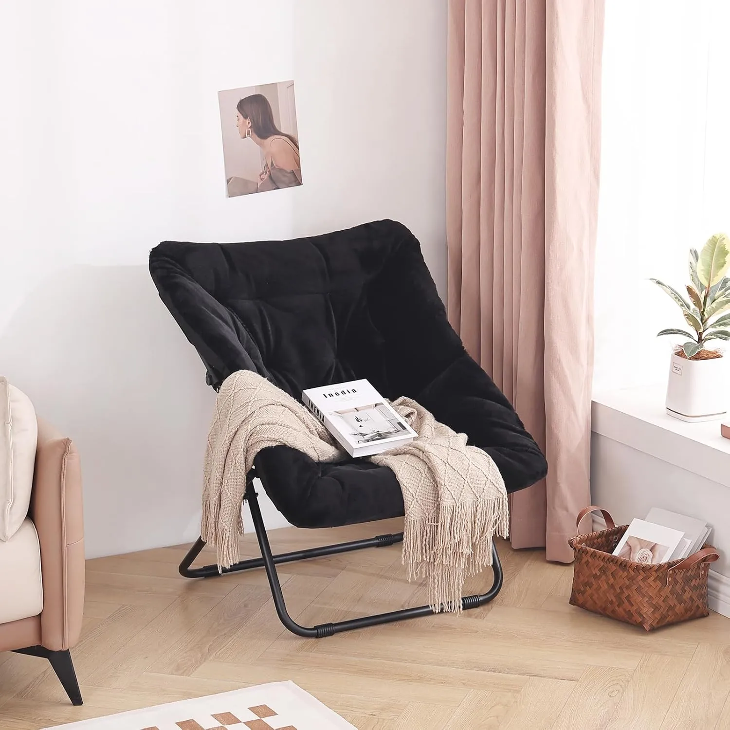 Tiita Comfy Folded Chair, Soft Faux Fur Oversized Folding Accent Chair, Lounge Lazy Chair for Kids Teens Adults, Metal Frame Moon Chair for Bedroom, Living Room, Dorm Rooms