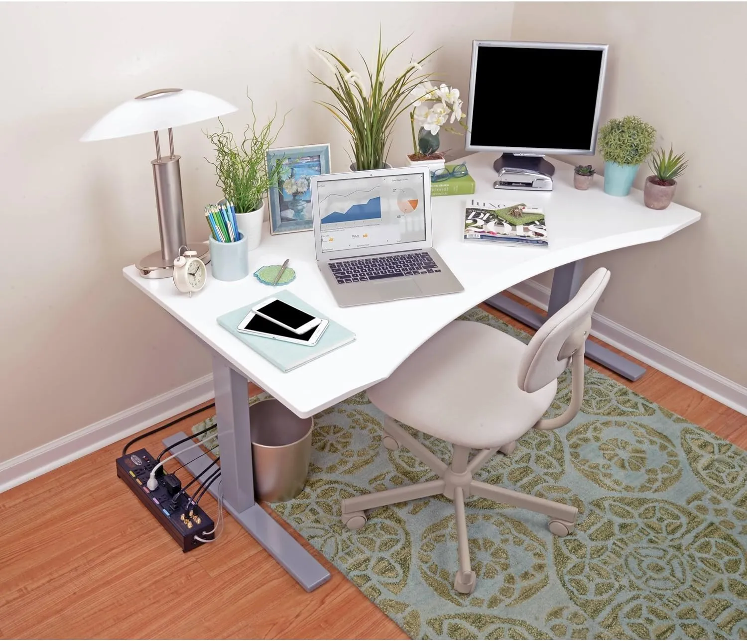 Tripp Lite Isobar 10 Outlet Audio/Video Surge Protector Tel/Modem/Coax/Network 8ft Cord Right Angle Plug, & $500,000 Insurance (HT10DBS) Black