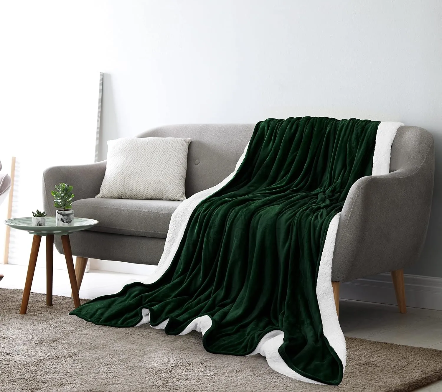 Utopia Bedding Sherpa Blanket King Size (Forest Green, 90x102 Inches) - Soft Lightweight Plush Fleece Reversible Blanket for Bed, Sofa, Couch, Camping and Travel