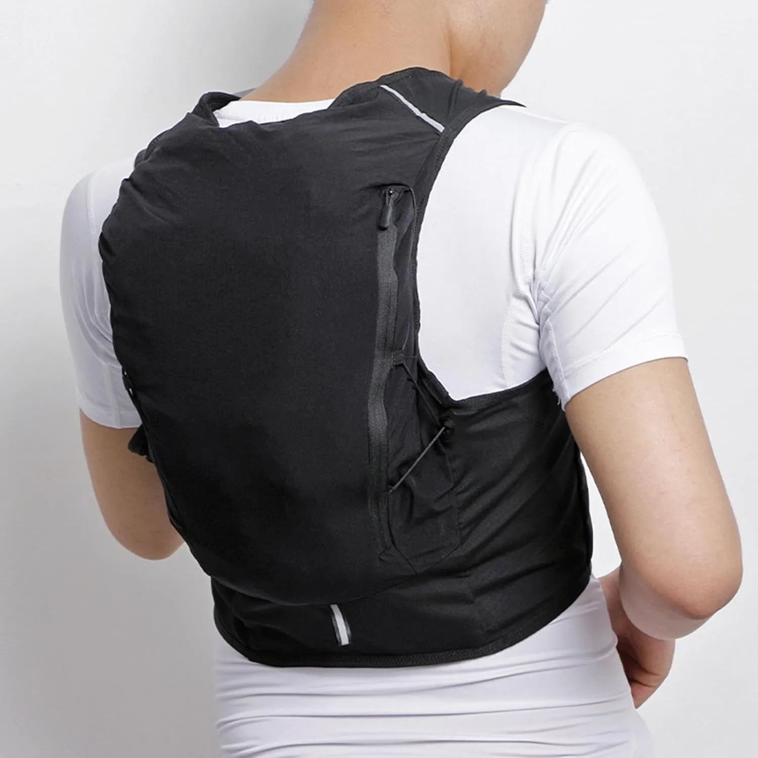 YIJU Hydration Pack for Running and Outdoor Activities, Lightweight Daypack for Hiking and Cycling